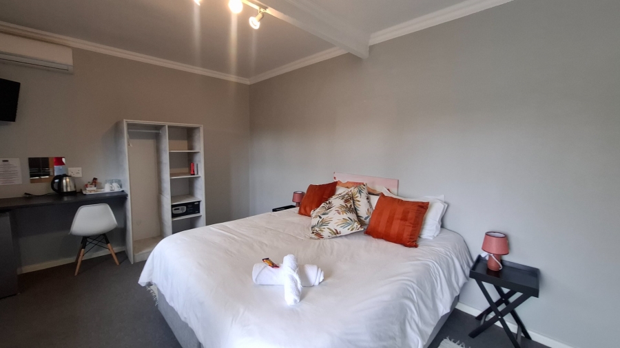 8 Bedroom Property for Sale in Blanco Western Cape